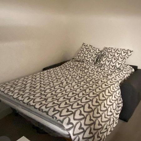 Enghien-Les-Bains: Studio Au Coeur Du Centre Ville. 외부 사진