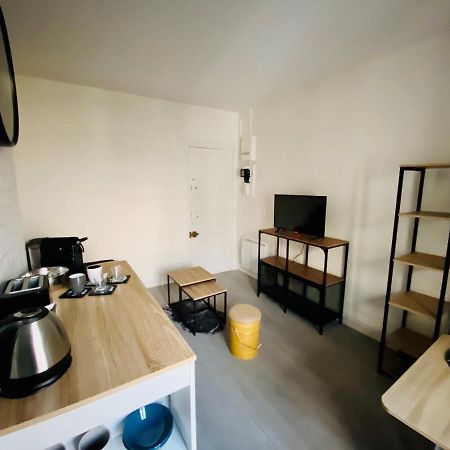 Enghien-Les-Bains: Studio Au Coeur Du Centre Ville. 외부 사진