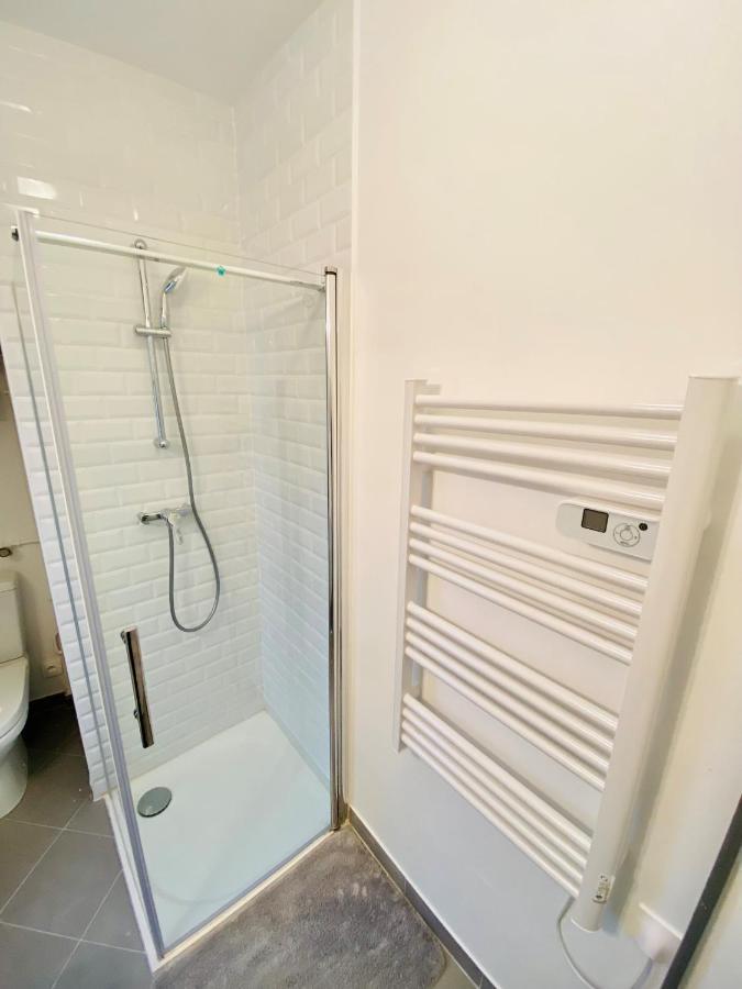 Enghien-Les-Bains: Studio Au Coeur Du Centre Ville. 외부 사진